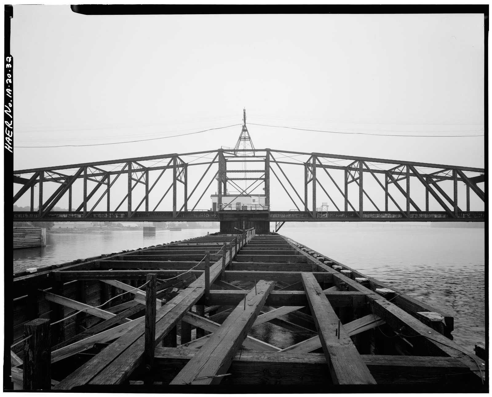 Swing span, previous bridge
